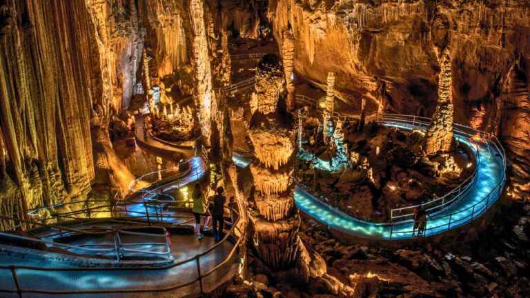 Must See Stops on Arkansas Road Trip: Exploring the Natural State