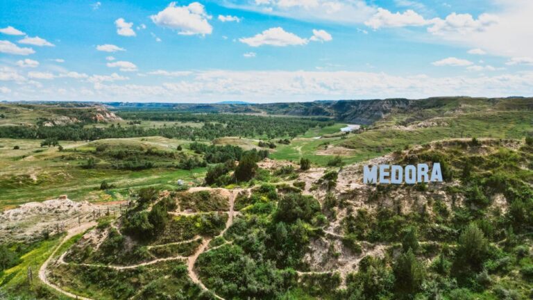 Theodore Roosevelt National Park Guide 🌾 | Best Stops in North Dakota’s Badlands