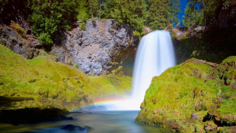 Oregon’s Best Waterfall Hikes 💦 | 10 Enchanting Hikes You Can’t Miss